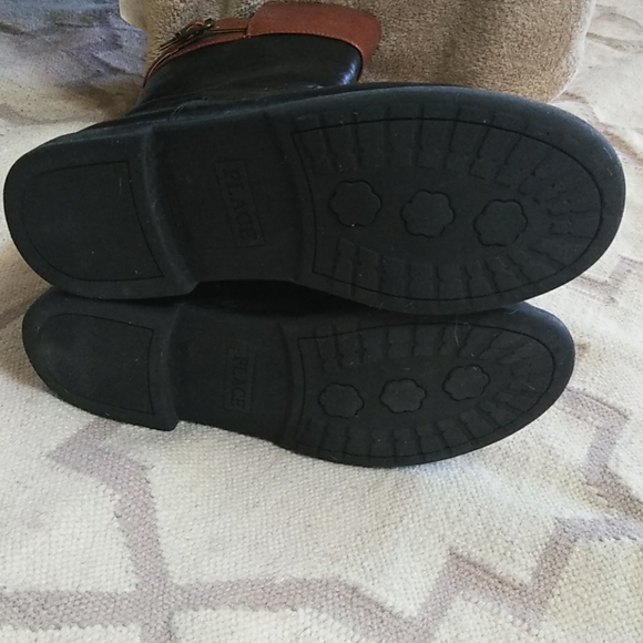 Boots - Picture 4 of 8